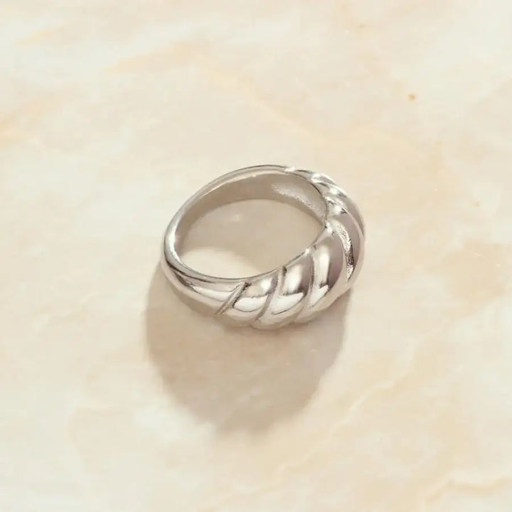 Maria Crescent Rings